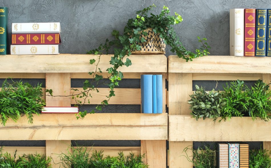 Bookshelf made of pallets